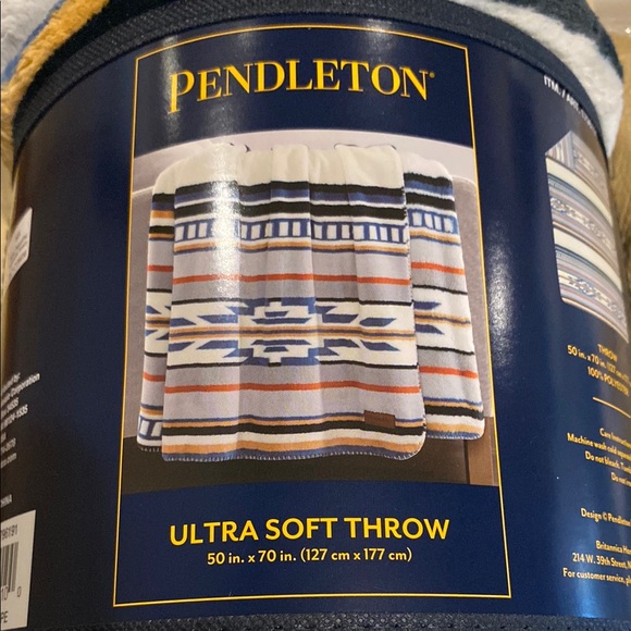 Pendleton Other - Pendleton Ultra Soft Throw with Geometric Design Saltillo Stripe NEW